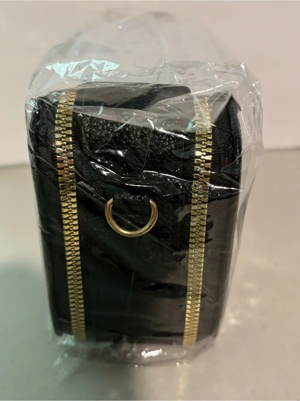 Unknown chic black